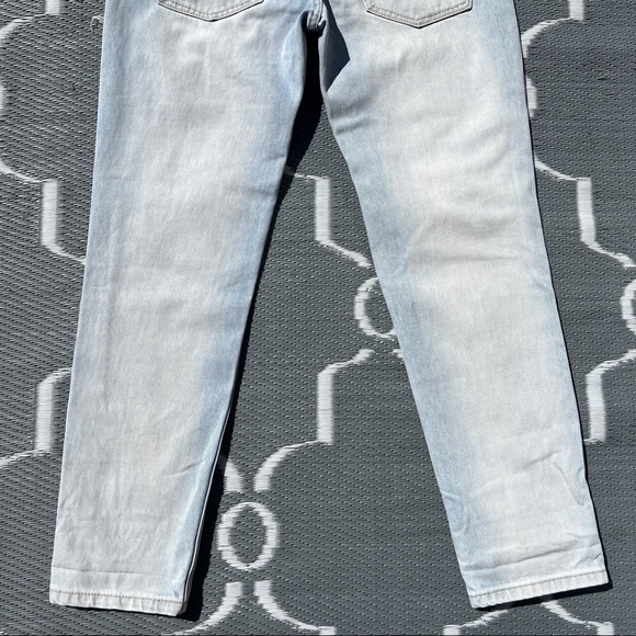 One Teaspoon Awesome Baggies Low Waist Relaxed Tapered Distressed Jeans - Picture 9 of 16